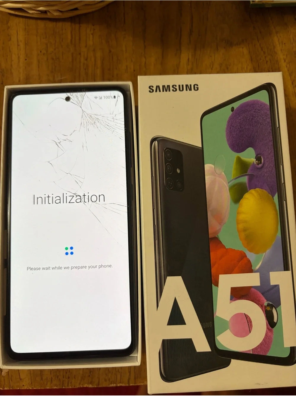 Samsung Galaxy A51 128GB Verizon Cracked Screen/Camera For Parts or Repair